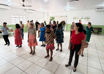 ‘Bailes de Idosos’ são retomados nos CRAS de Várzea Grande