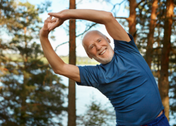 Cuidar em casa: menos riscos e mais qualidade de vida para idosos