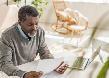 Viagens gratuitas para idosos são asseguradas por lei e começam a valer já