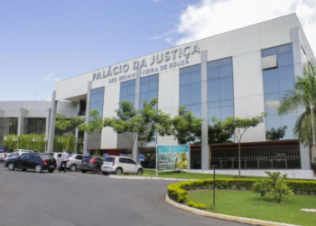 Supermercado é condenado a indenizar idosa por furto em estacionamento