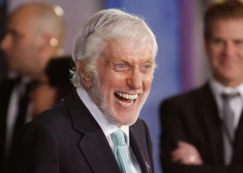 Dick Van Dyke completa 100 anos hoje: ator credita sua longevidade a um hábito respaldado pela ciência; saiba qual
