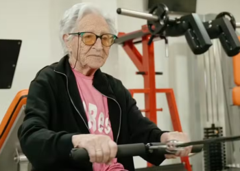 ‘Tenho 101 anos, mas isso não me impede de treinar na academia por duas horas todos os dias’