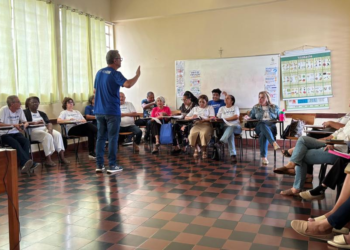 Seciteci realiza cerimônia de entrega de certificados para idosos participantes do Projeto Muxirum Digital