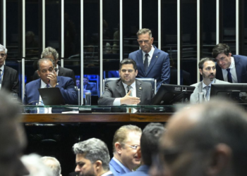 Senado aprova redução da pena de condenados pelo 8/1 e trama golpista