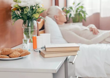 Trombose em casa: cuidados essenciais para idosos acamados