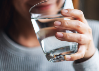 Onda de calor e festas: médicos alertam para riscos de desidratação