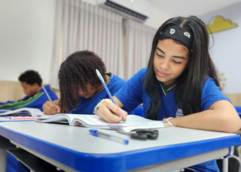 Escolas ficam abertas nas férias e pais ainda podem garantir matrícula para 2026