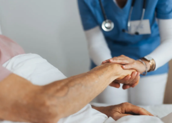 Tratamento inovador aumenta chances de transplante de medula em idosos