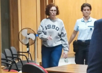 Câmara contraria decisão do STF e mantém mandato de Carla Zambelli