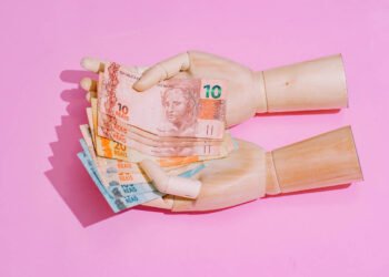 Taxa alta em plano de previdência pode comer quase 40% da aposentadoria