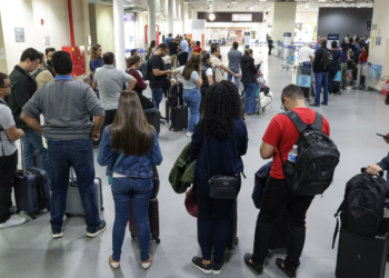 Programa ‘Voa Brasil’ fracassa e governo entrega apenas 1,7% das passagens prometidas a R$ 200