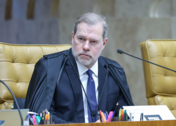 Senadores protocolam pedido de impeachment contra Dias Toffoli por condução no ‘Caso Banco Master’