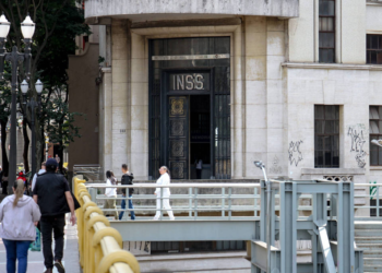 Veja quanto fica a aposentadoria do INSS em 2026 com desconto do Imposto de Renda