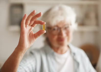 O ouro da juventude: a vitamina que retarda o envelhecimento e melhora a pele