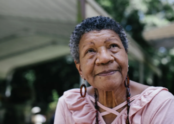 Mulheres vivem mais, mas sofrem mais doenças na terceira idade