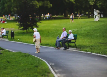 Estatuto do Idoso é ignorado na prática e direitos seguem sendo desrespeitados