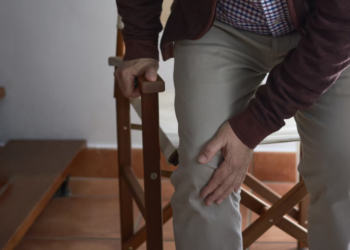 Antes da queda, vem o aviso: os sinais de pré-fragilidade que quase ninguém percebe