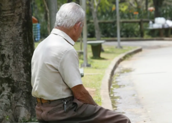 Em que idade uma pessoa é considerada velha hoje em dia, segundo a ciência? (É bem mais do que muitos imaginam)