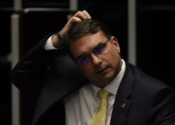 Genial/Quaest: Um mês após lançamento de candidatura, Flávio Bolsonaro cresce em intenções de voto, mas Lula segue na liderança