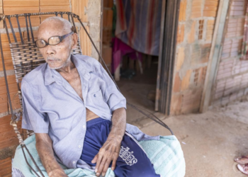 Aos 111 anos, idoso precisa provar que está vivo