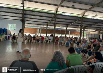 Procon alerta idosos contra golpes financeiros via celular e internet em palestra educativa