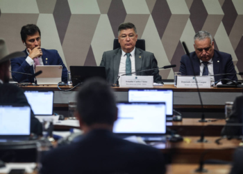 Alcolumbre se irrita com cúpula de CPMI do INSS e reclama de vazamento de conteúdo íntimo de Vorcaro