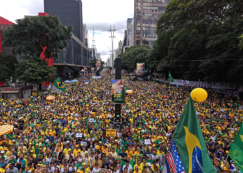 Com Flávio, Caiado e Zema, direita faz ato na Paulista contra Lula e STF por caso Master