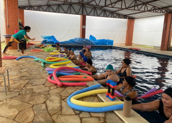 Programa Conviver fortalece saúde e bem-estar dos idosos com atividades de hidroginástica em Primavera do Leste