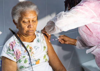 Vacina contra influenza segue disponível durante todo o ano nas unidades de saúde de Cuiabá