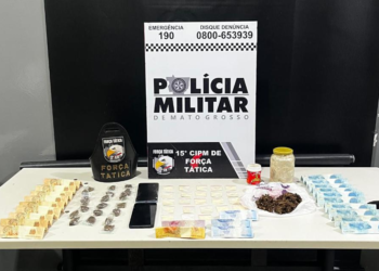 Força Tática prende dupla por tráfico de drogas e apreende 42 porções de entorpecentes