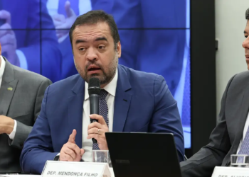 TSE retoma processo que pode cassar governador do Rio, Cláudio Castro