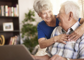 Felicidade e percepção da saúde influenciam a longevidade de idosos, aponta estudo 