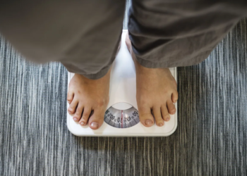 Canetas para emagrecer após os 60: risco escondido pode afetar cérebro