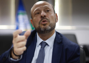 Demitido do INSS culpa ministério por fila no órgão