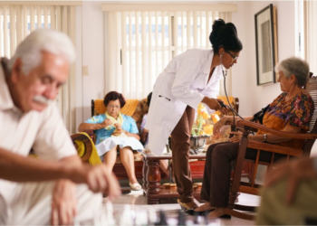 MPMT debate política de cuidadores de pessoas idosas em Cuiabá