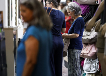 Idosos poderão ter prioridade no recebimento de indenizações do governo