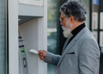 13º salário antecipado do INSS: pagamentos começam hoje (24); veja quem recebe a 1ª parcela