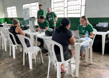 Sob ameaça de despejo, famílias recebem o Território de Direitos da DPEMT em Cuiabá