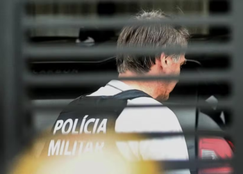 Bolsonaro é internado em Brasília pra realizar cirurgia no ombro