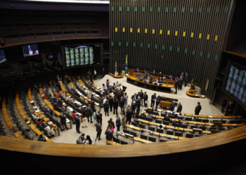 Em ano eleitoral, Congresso avança com pisos e aposentadorias a custo bilionário