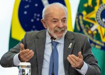 Às vésperas da eleição, pacote de Lula mira crime organizado, principal temor no país