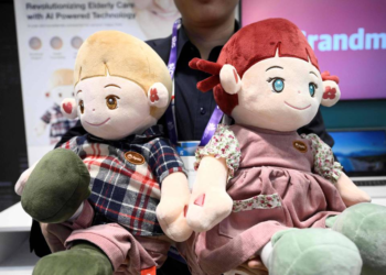 Bonecas com inteligência artificial cuidam de idosos na Coreia do Sul