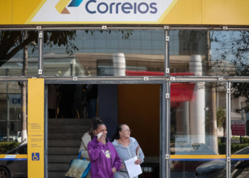 Aposentados do INSS têm até sexta (19) para pedir ressarcimento de descontos nos Correios