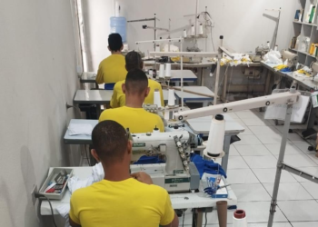Reeducandos de Alto Araguaia participam de ação solidária com entrega de moletons a instituições de idosos