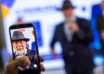Lula libera R$ 520 mi para propaganda antes da eleição, mais que o dobro de Bolsonaro em 2022