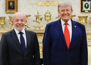 Governo Trump sugere novo tarifaço contra países por trabalho forçado e inclui Brasil em sobretaxa de 12,5%