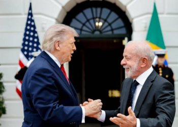 Governo Lula não vê espaço para acordo com EUA sobre tarifas e rejeita negociar Pix e etanol