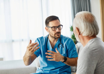 Quais médicos os homens devem procurar em cada fase da vida?