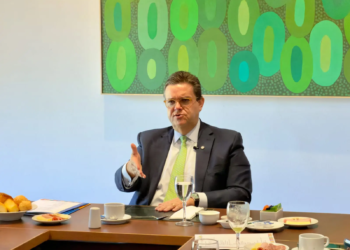 Previdência quer chegar a 2027 com aposentados do INSS ressarcidos e fila de benefícios zerada