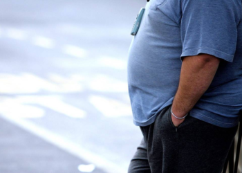Combinação de gordura abdominal e falta de vitamina D mais que dobra risco de morte após 50 anos